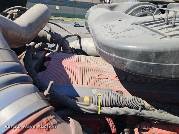 image for item EO7116 2006 International 9400i semi truck