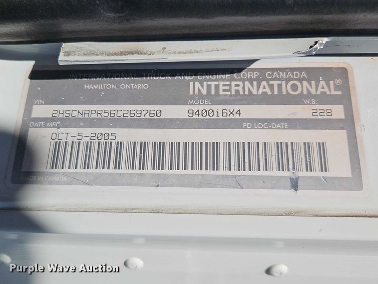image for item EO7116 2006 International 9400i semi truck