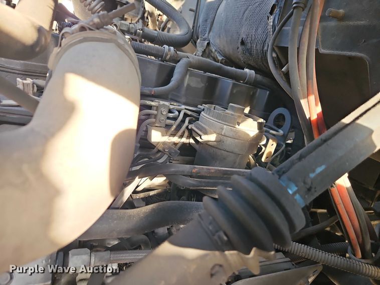 image for item EO7122 2000 Sterling Truck L7500 Series truck cab and chassis