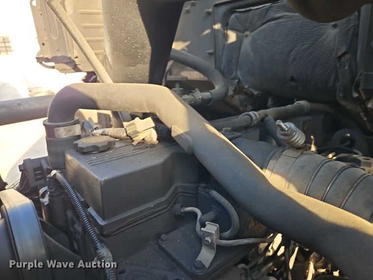 image for item EO7122 2000 Sterling Truck L7500 Series truck cab and chassis