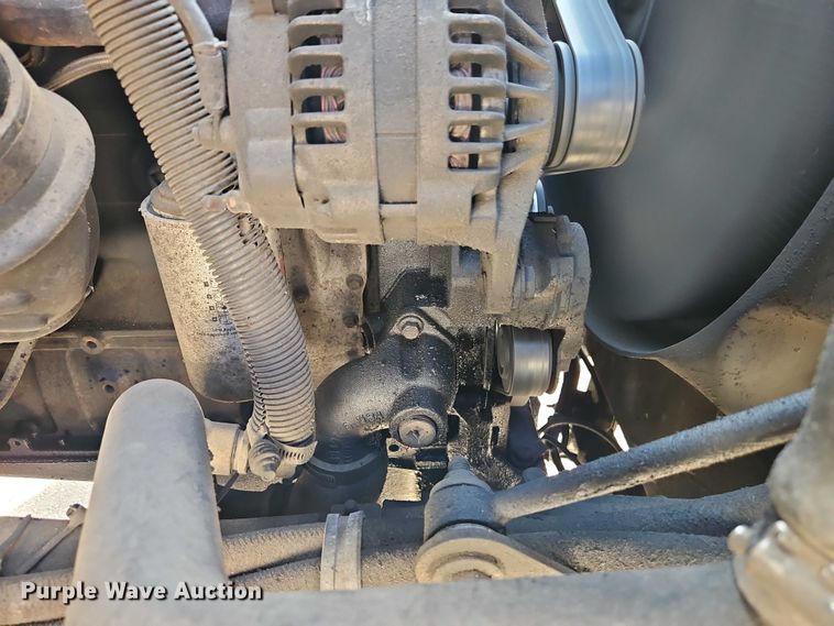 image for item EO7122 2000 Sterling Truck L7500 Series truck cab and chassis