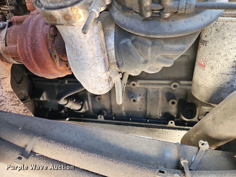 image for item EO7122 2000 Sterling Truck L7500 Series truck cab and chassis