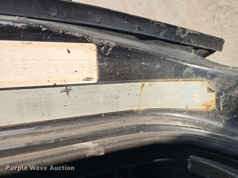 image for item EO7122 2000 Sterling Truck L7500 Series truck cab and chassis