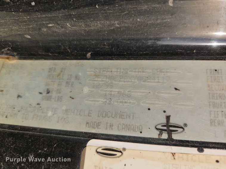 image for item EO7122 2000 Sterling Truck L7500 Series truck cab and chassis