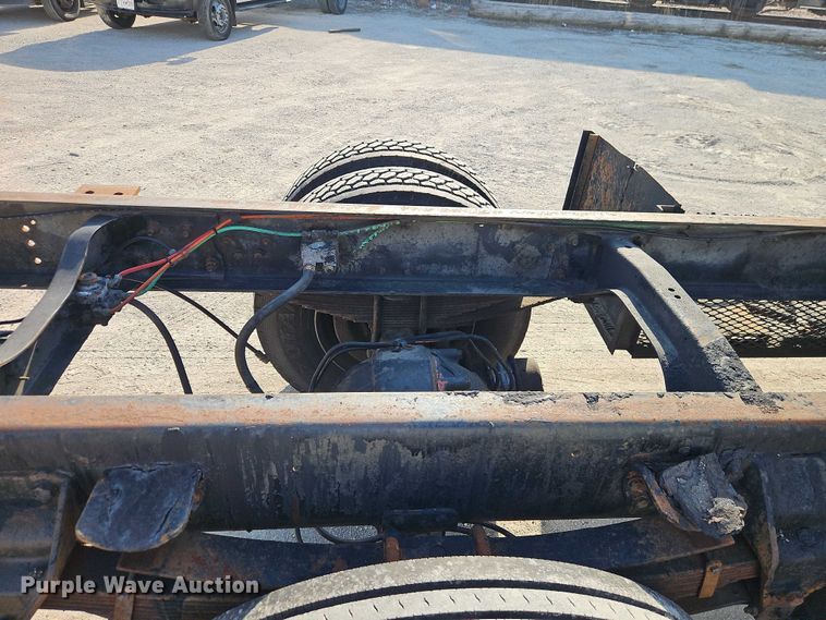 image for item EO7123 1988 Ford LN8000 truck cab and chassis