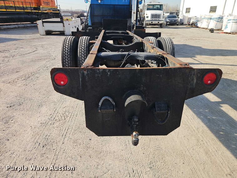 image for item EO7123 1988 Ford LN8000 truck cab and chassis