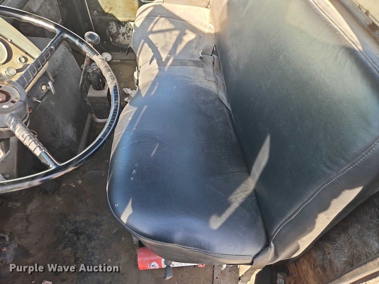 image for item EO7123 1988 Ford LN8000 truck cab and chassis