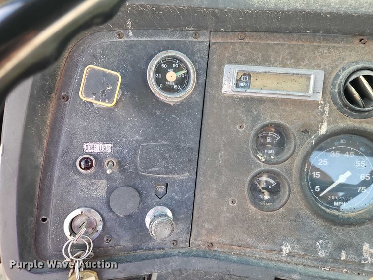 image for item EO7123 1988 Ford LN8000 truck cab and chassis