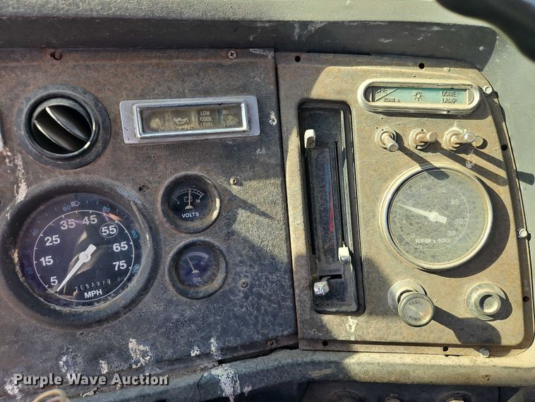 image for item EO7123 1988 Ford LN8000 truck cab and chassis