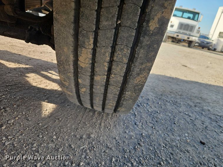 image for item EO7123 1988 Ford LN8000 truck cab and chassis