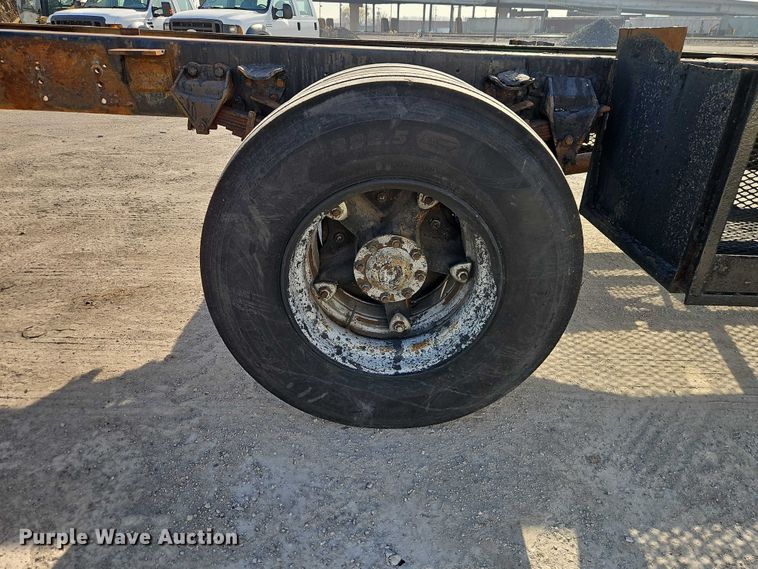 image for item EO7123 1988 Ford LN8000 truck cab and chassis