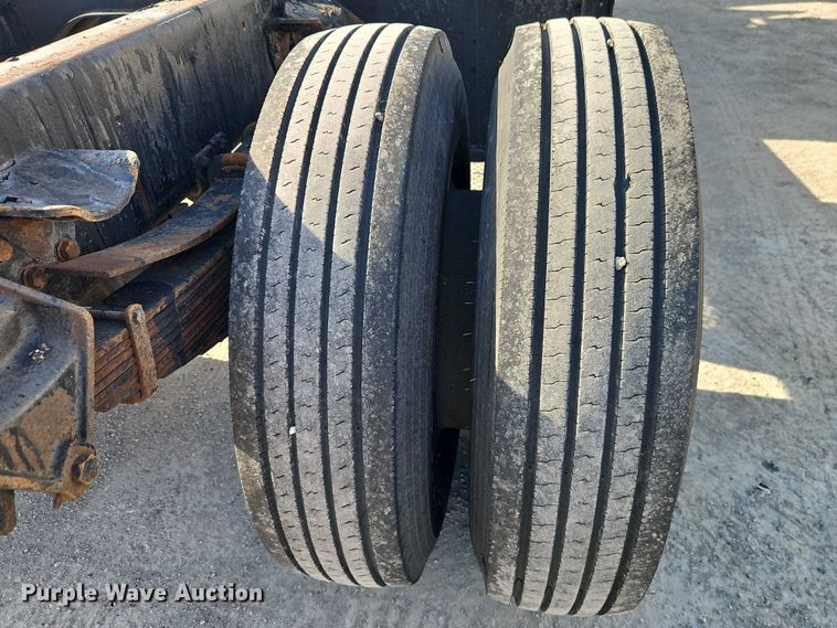 image for item EO7123 1988 Ford LN8000 truck cab and chassis