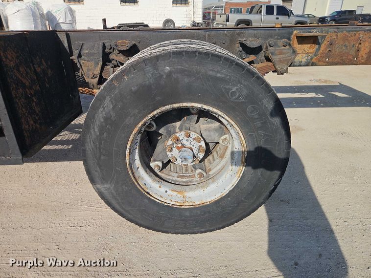 image for item EO7123 1988 Ford LN8000 truck cab and chassis