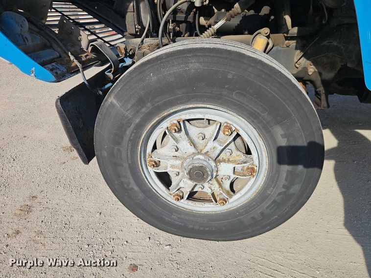 image for item EO7123 1988 Ford LN8000 truck cab and chassis