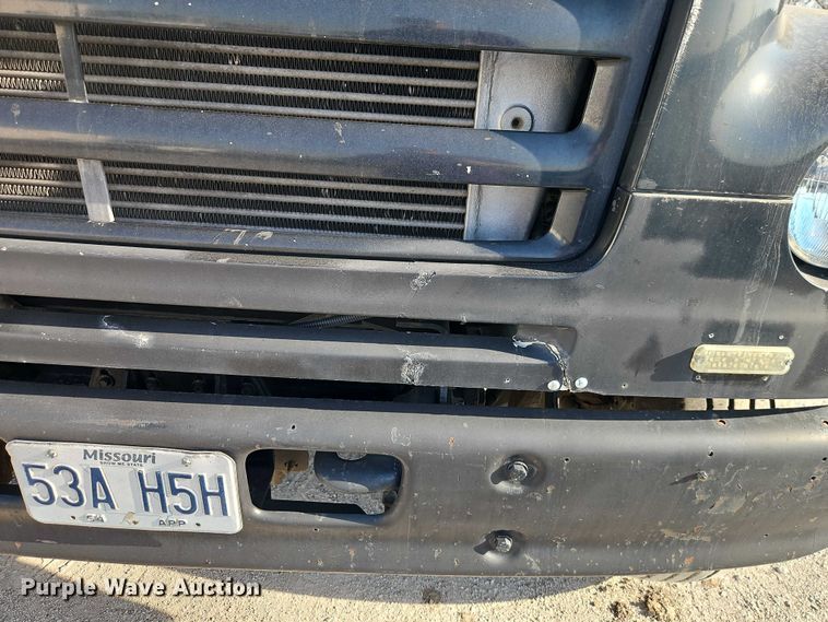 image for item EO7124 2000 Sterling Truck L7500 Series truck cab and chassis