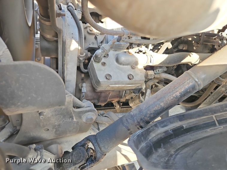 image for item EO7124 2000 Sterling Truck L7500 Series truck cab and chassis