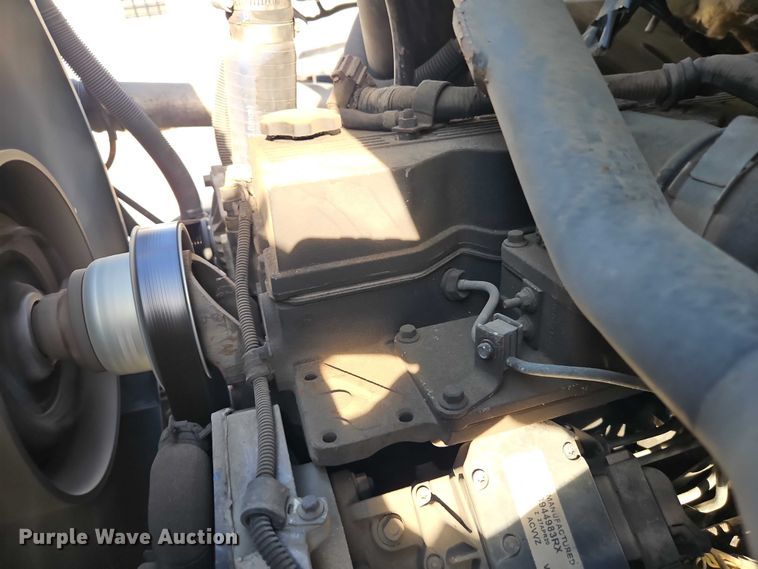 image for item EO7124 2000 Sterling Truck L7500 Series truck cab and chassis