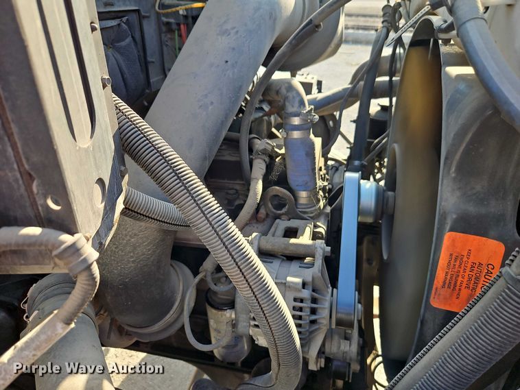 image for item EO7124 2000 Sterling Truck L7500 Series truck cab and chassis