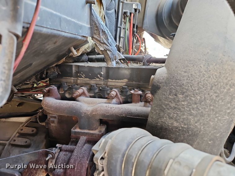 image for item EO7124 2000 Sterling Truck L7500 Series truck cab and chassis