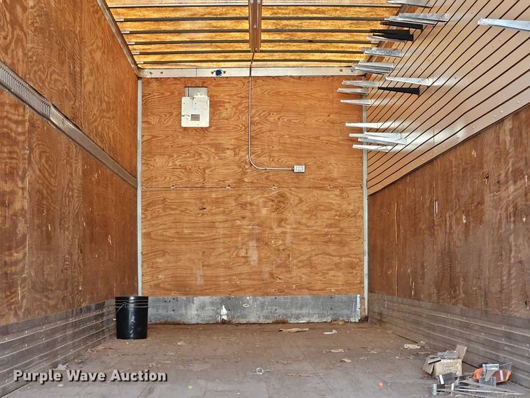 image for item EO7137 1998 Trailmobile dry van trailer