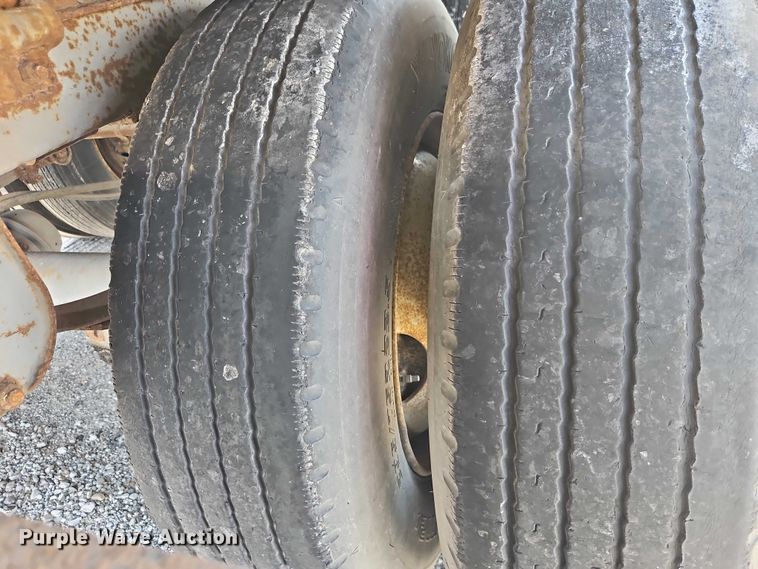 image for item EO7137 1998 Trailmobile dry van trailer