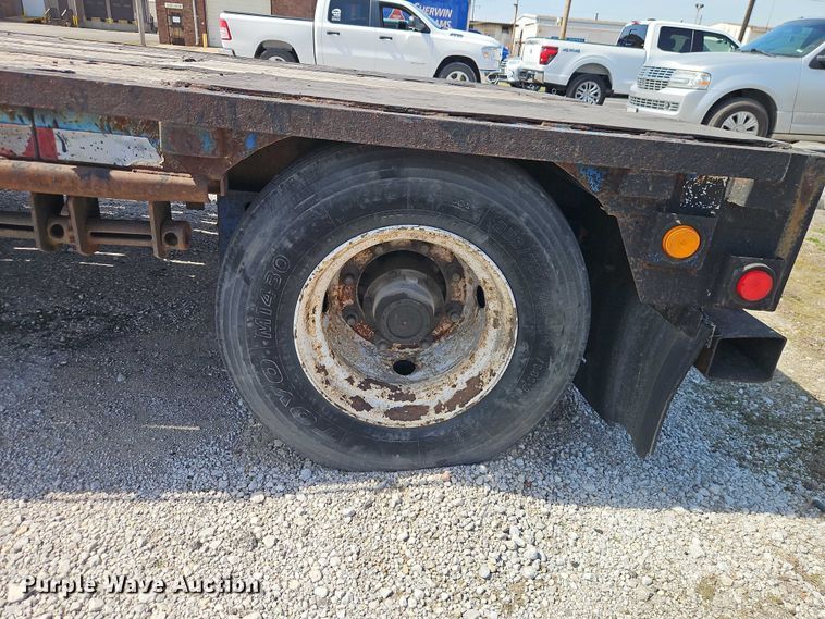 image for item EO7138 2001 Trail King TK70LCS-482 drop deck equipment trailer