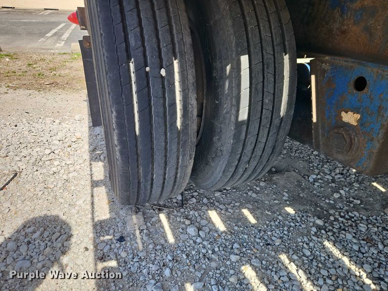 image for item EO7138 2001 Trail King TK70LCS-482 drop deck equipment trailer