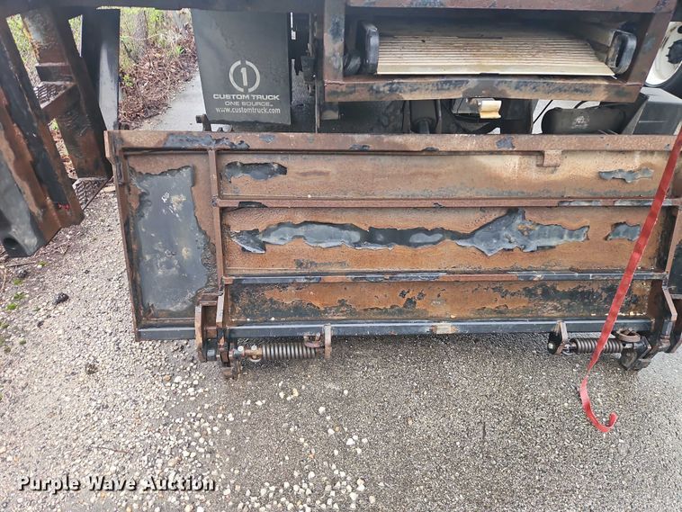 image for item EO7189 2013 Ford F750 box truck