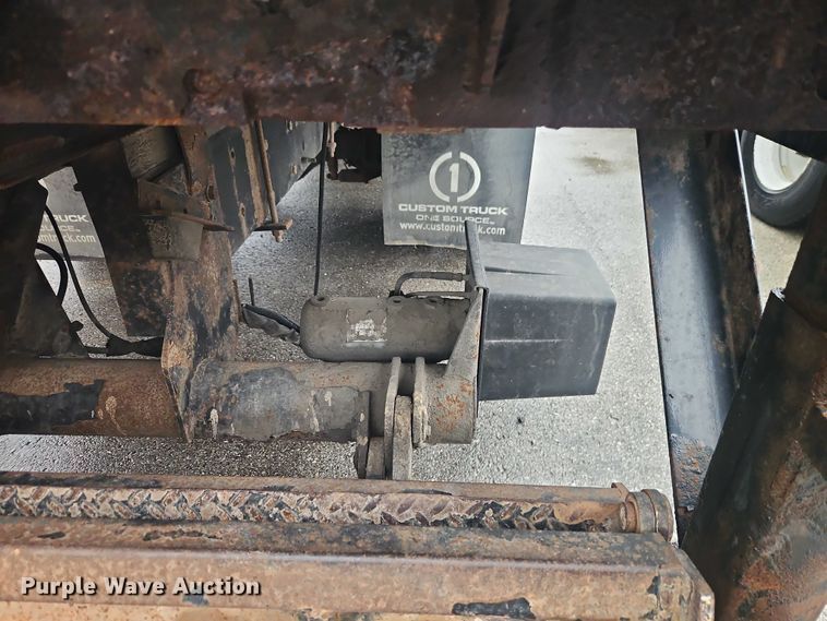 image for item EO7189 2013 Ford F750 box truck