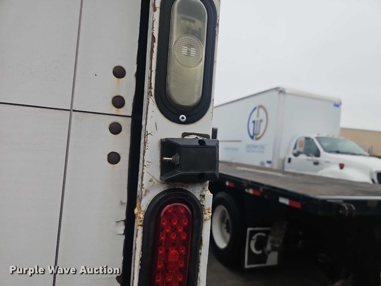 image for item EO7189 2013 Ford F750 box truck