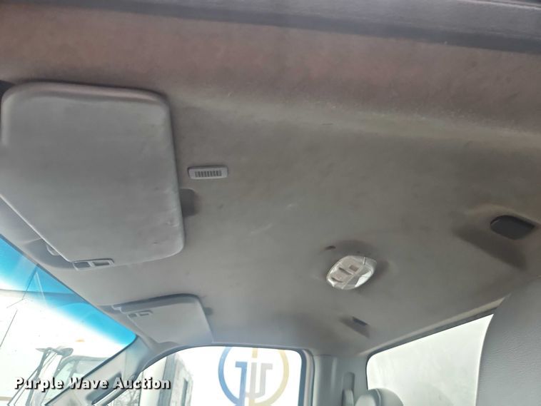 image for item EO7189 2013 Ford F750 box truck