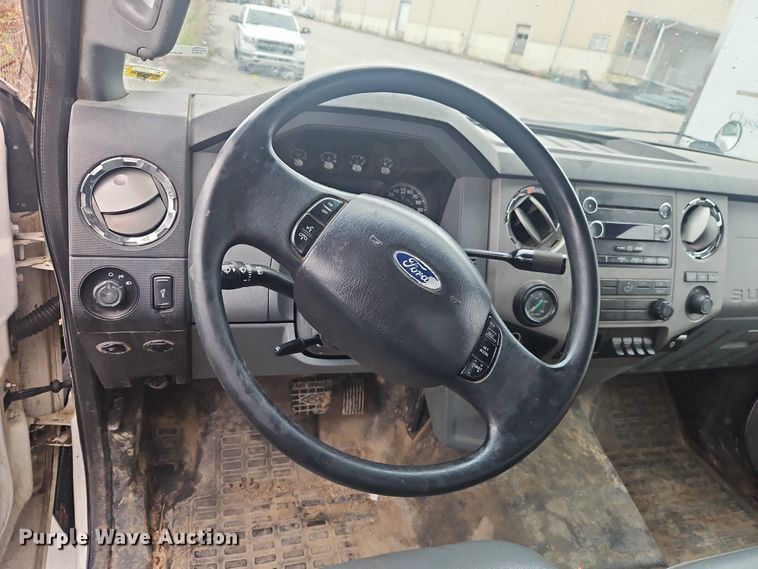 image for item EO7189 2013 Ford F750 box truck