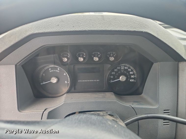 image for item EO7189 2013 Ford F750 box truck