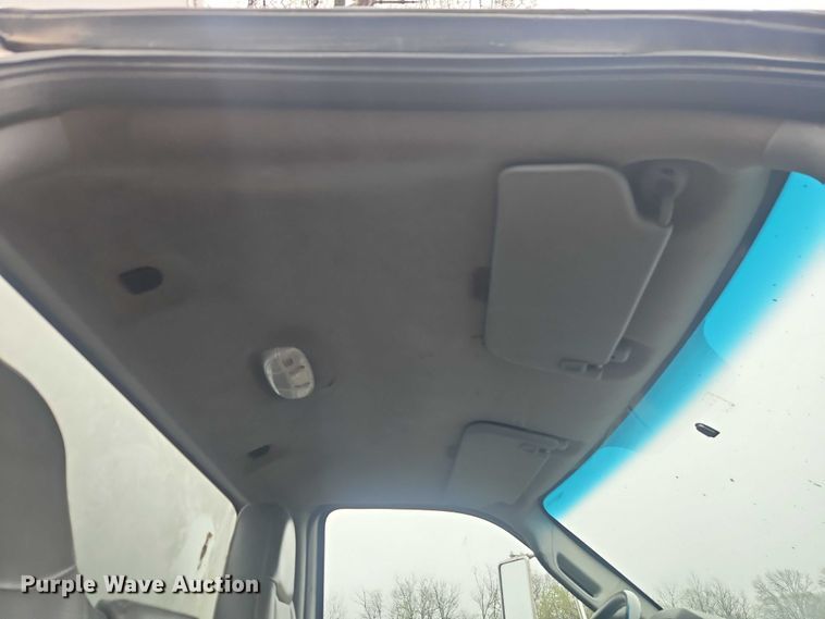 image for item EO7189 2013 Ford F750 box truck