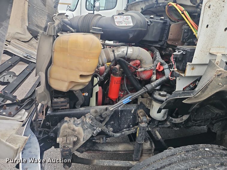 image for item EO7189 2013 Ford F750 box truck