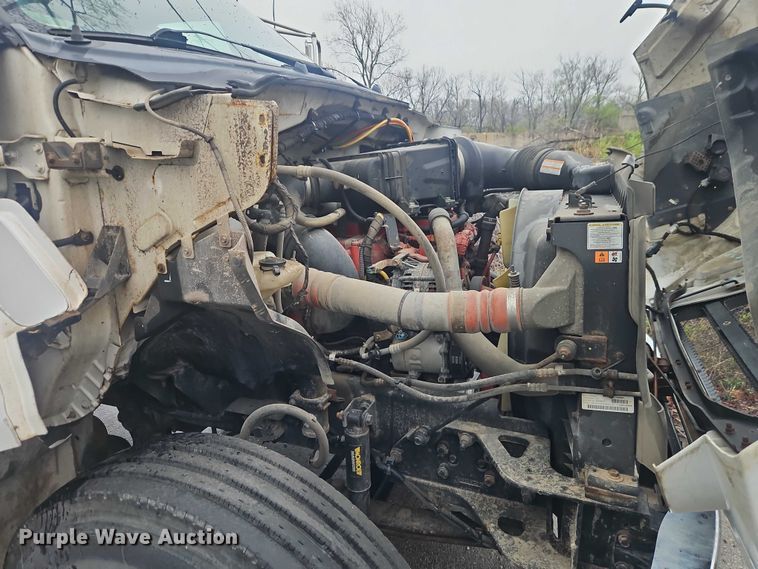 image for item EO7189 2013 Ford F750 box truck