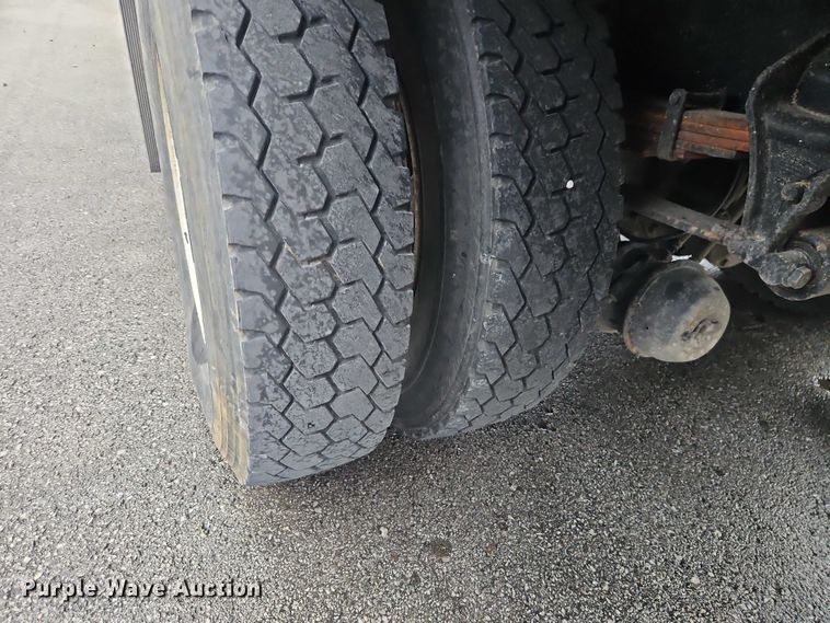 image for item EO7189 2013 Ford F750 box truck