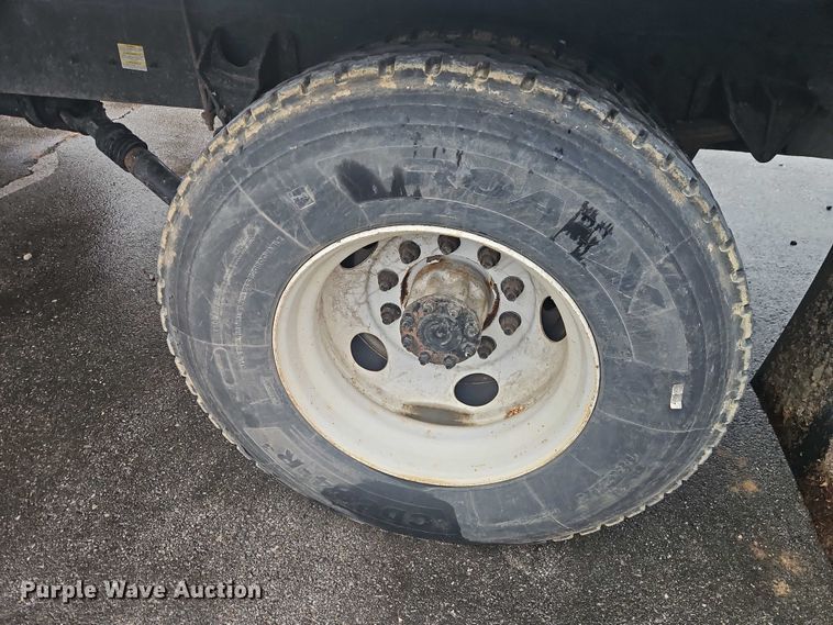 image for item EO7189 2013 Ford F750 box truck