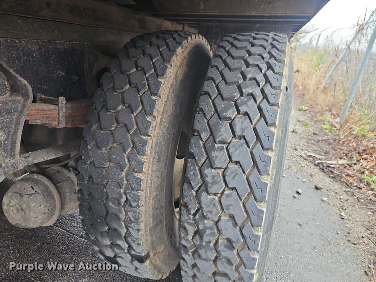 image for item EO7189 2013 Ford F750 box truck