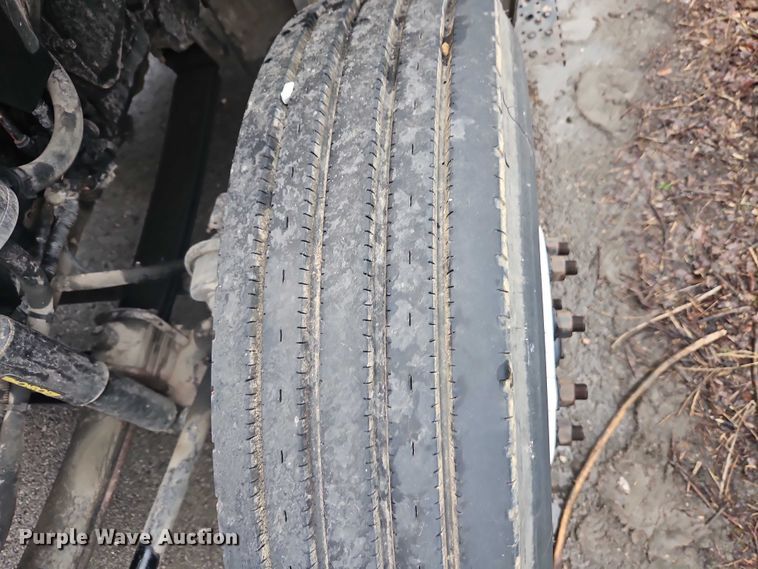 image for item EO7189 2013 Ford F750 box truck