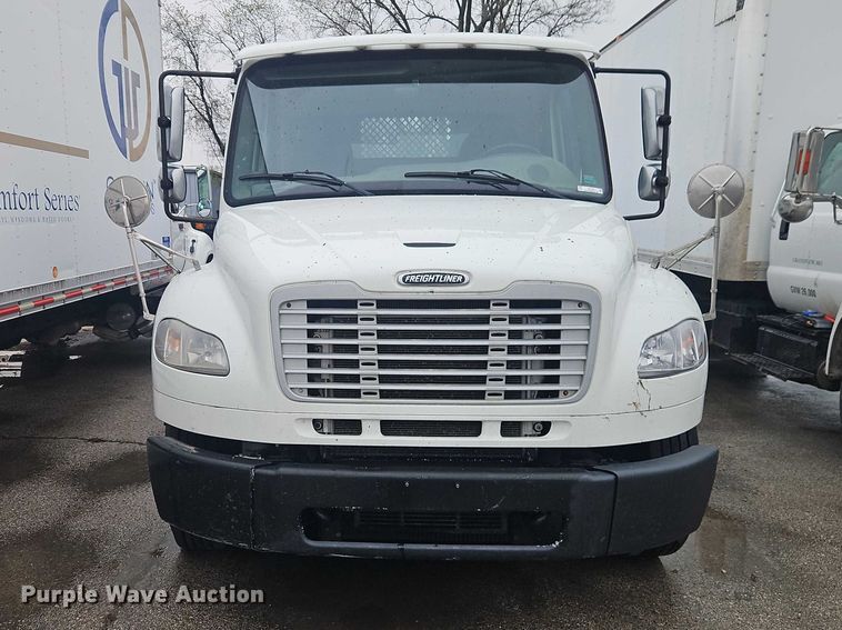 image for item EO7190 2016 Freightliner Business Class M2 flatbed truck