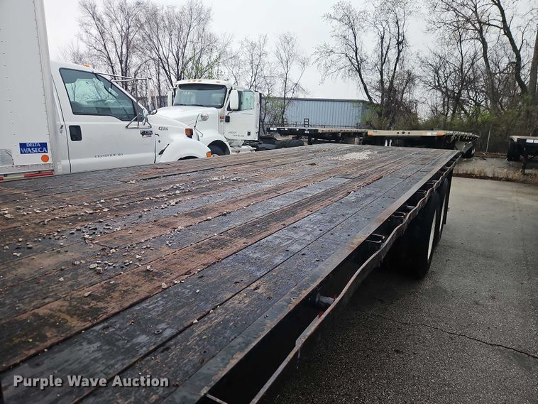 image for item EO7190 2016 Freightliner Business Class M2 flatbed truck