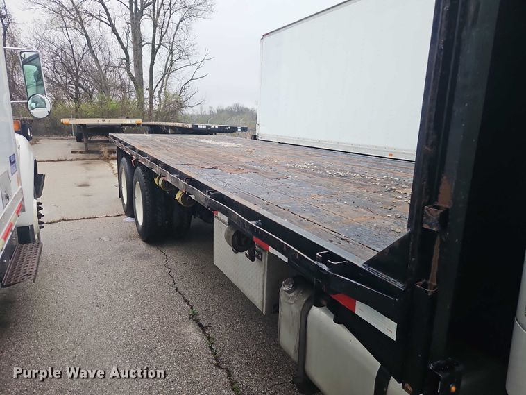 image for item EO7190 2016 Freightliner Business Class M2 flatbed truck