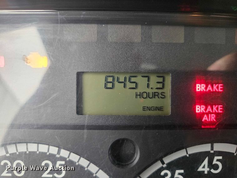 image for item EO7190 2016 Freightliner Business Class M2 flatbed truck