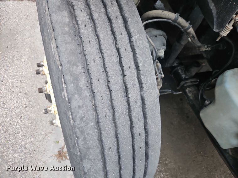 image for item EO7190 2016 Freightliner Business Class M2 flatbed truck