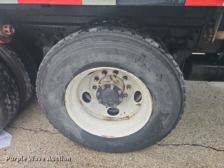 image for item EO7190 2016 Freightliner Business Class M2 flatbed truck