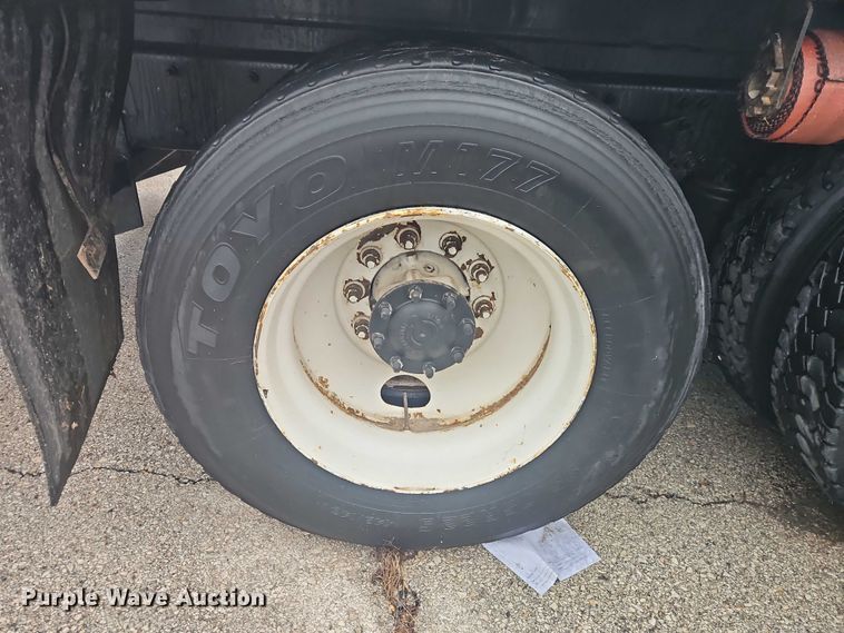 image for item EO7190 2016 Freightliner Business Class M2 flatbed truck