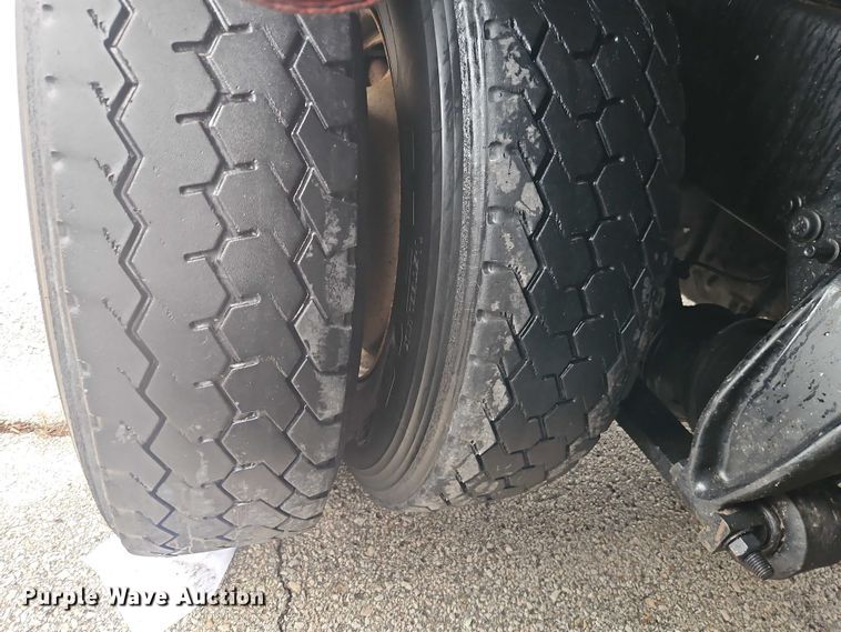 image for item EO7190 2016 Freightliner Business Class M2 flatbed truck