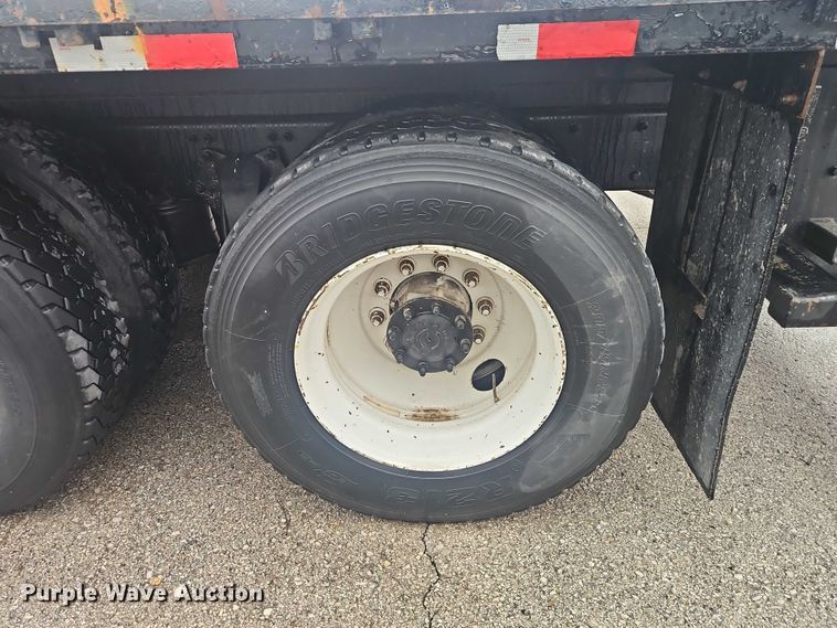 image for item EO7190 2016 Freightliner Business Class M2 flatbed truck