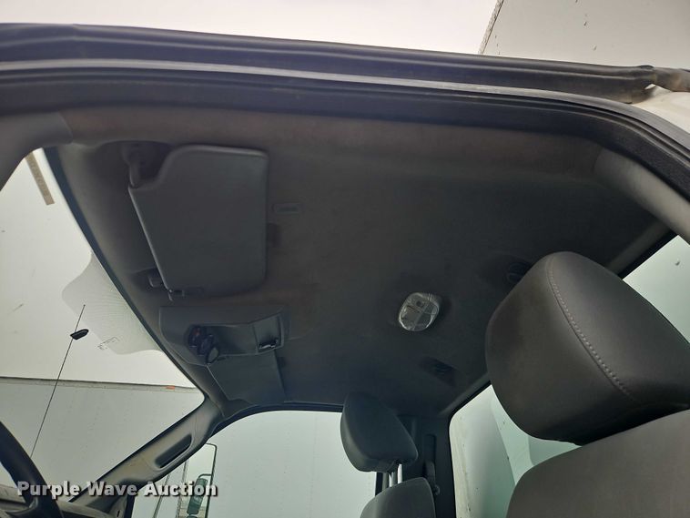 image for item EO7192 2015 Ford F750 Super Duty box truck